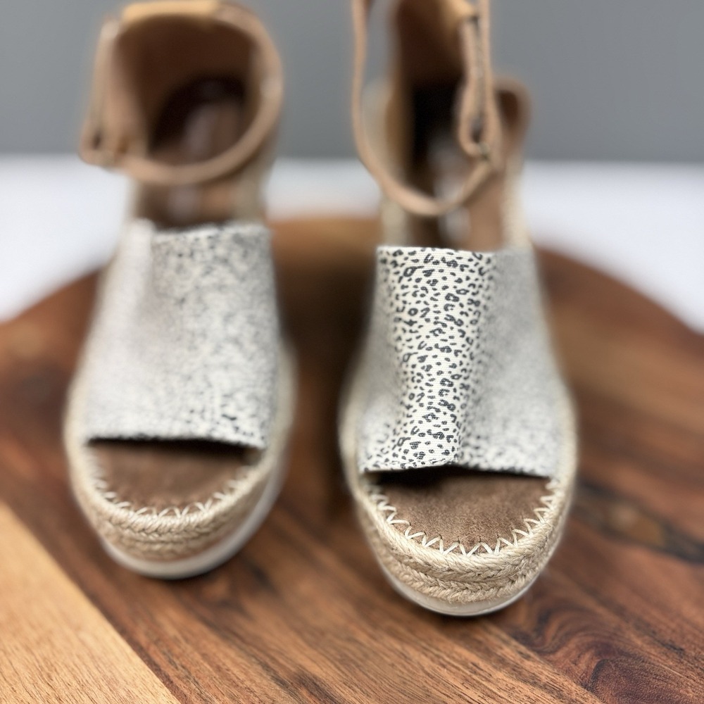 TOMS Women Wedge‎ Espadrille Sandals Cheetah Print Ankle Strap Size 6.5